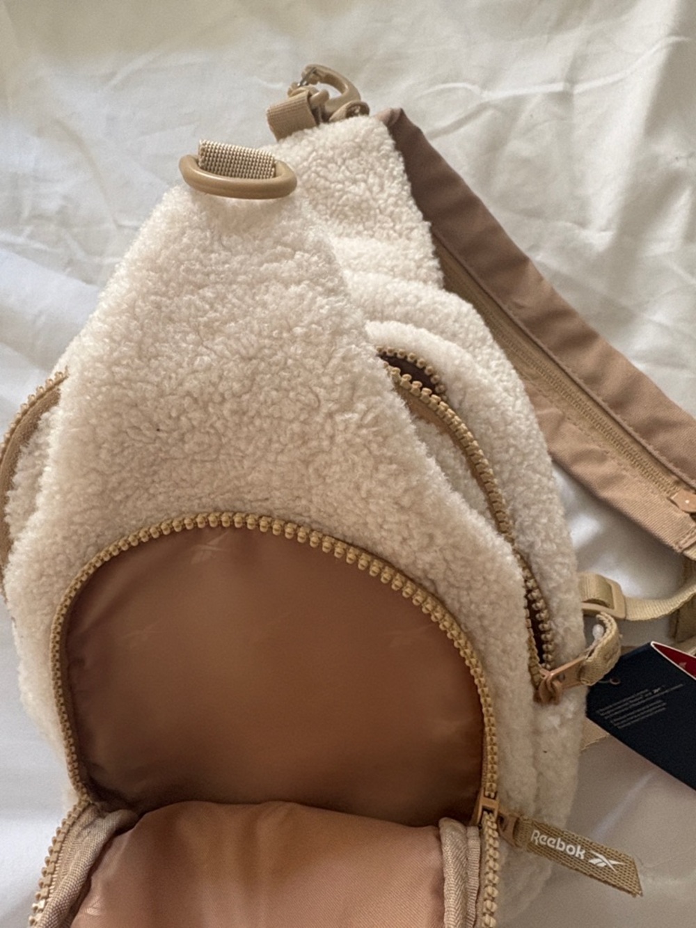 NWT | Reebok Sherpa Convertible Sling Backpack Cream Tan 2-in-1 Crossbody Bag - Picture 9 of 11